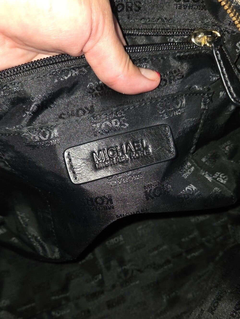 Michael Michael Kors MK Signature Dome Satchel in Tan/Black EUC - Picture 17 of 17